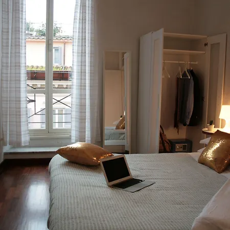 Golden Rooms Piazza di Spagna-3
